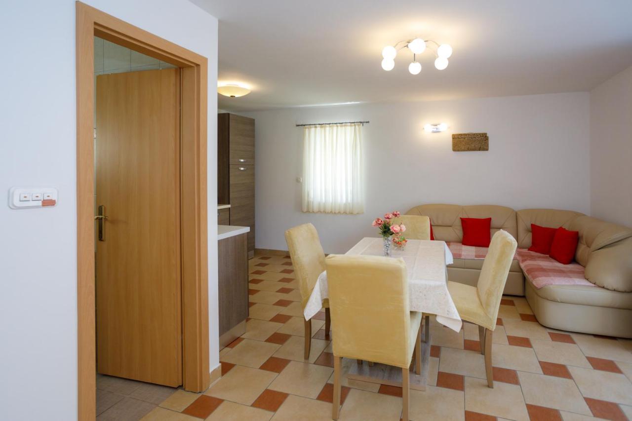 Apartmani Bakran Krk Town Exterior photo